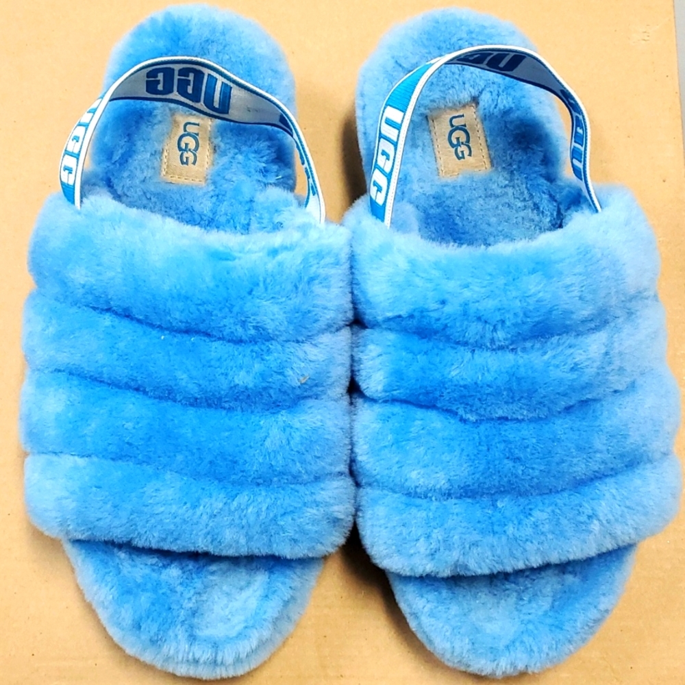 Gently worn UGG Fluff Yeah size 8 blue slippers